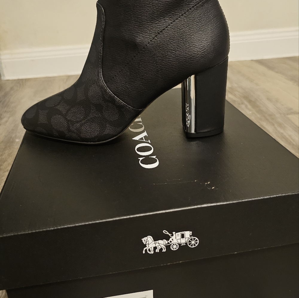 Booties - Picture 4 of 5